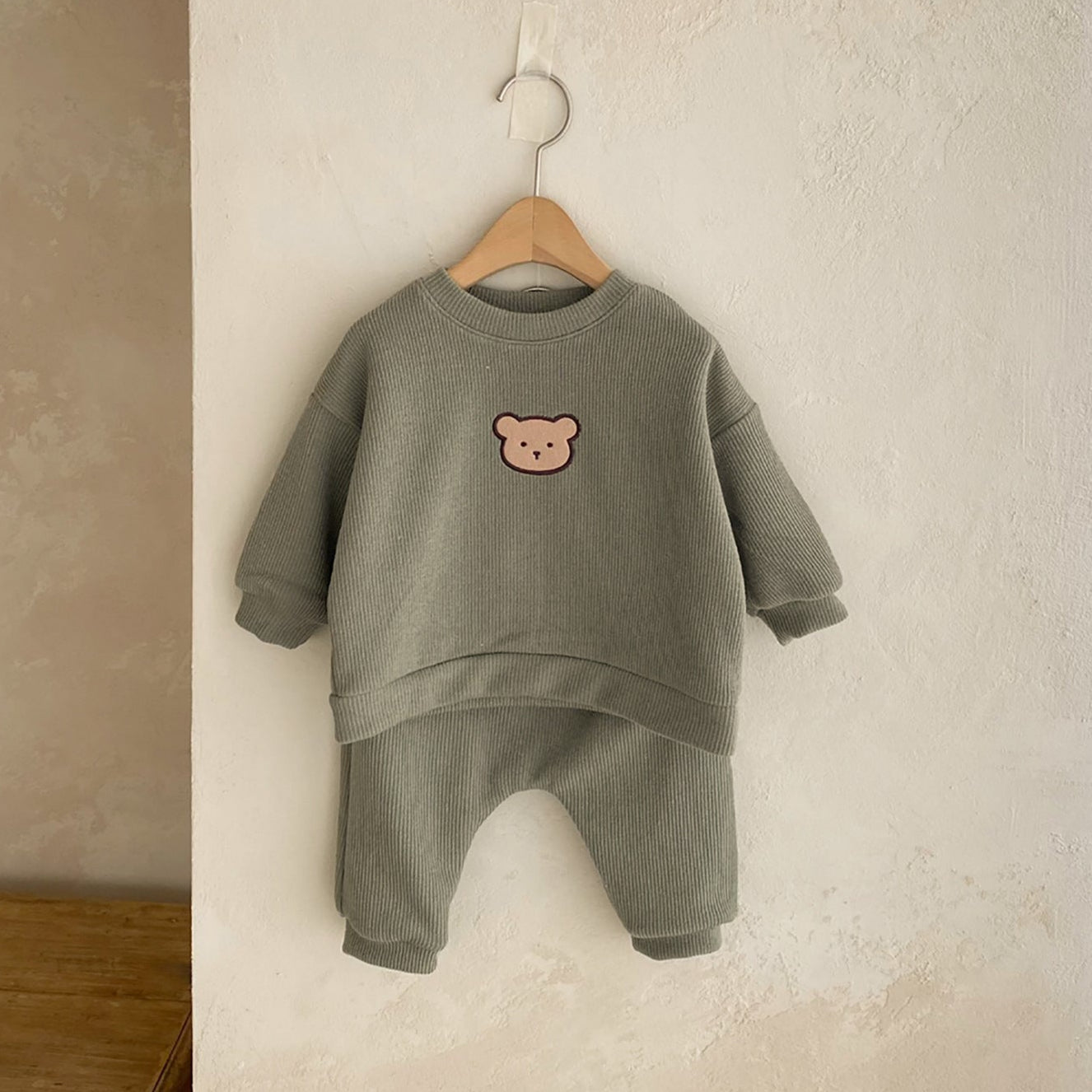 2-piece Pullover Baby Tracksuit with Bear Embroidery - Khaki